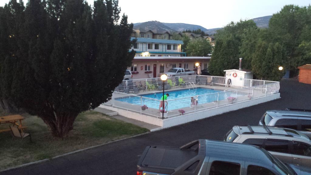 Swiss Sunset Inn เพนทิกตัน ภายนอก รูปภาพ